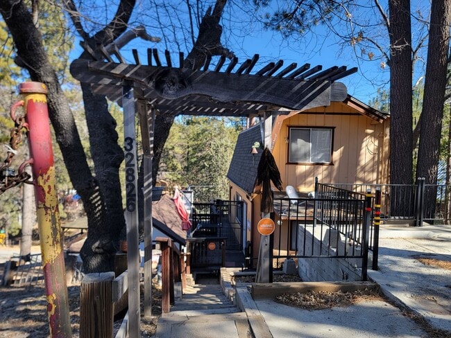 Photo - CABIN ARROWBEAR FURNISHED OR NOT