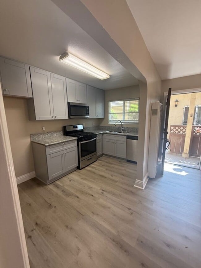 Cute 1 bedroom 1st floor condominium - Cute 1 bedroom 1st floor condominium Unit #1