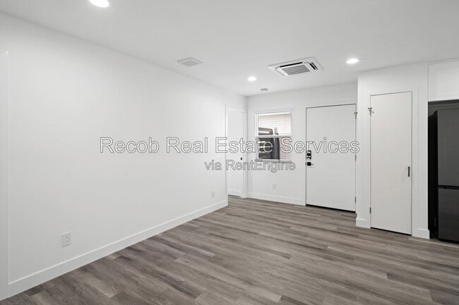 Photo - 6644 Rockglen Ave Unit 6634