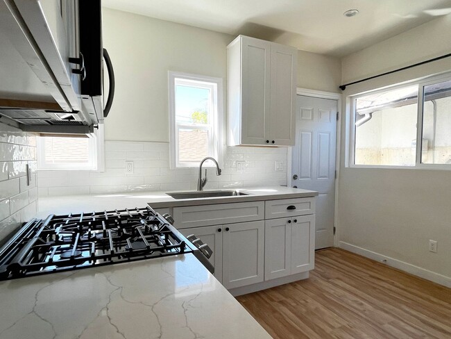 Photo - 584-588 Cypress Unit 588