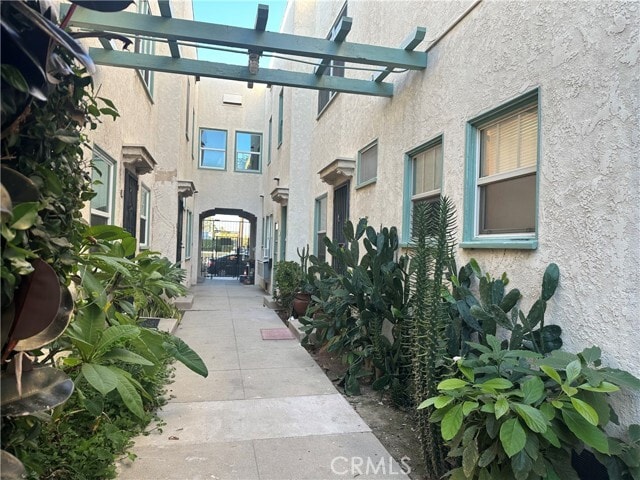 Photo - 1738 E 4th St Unit 8