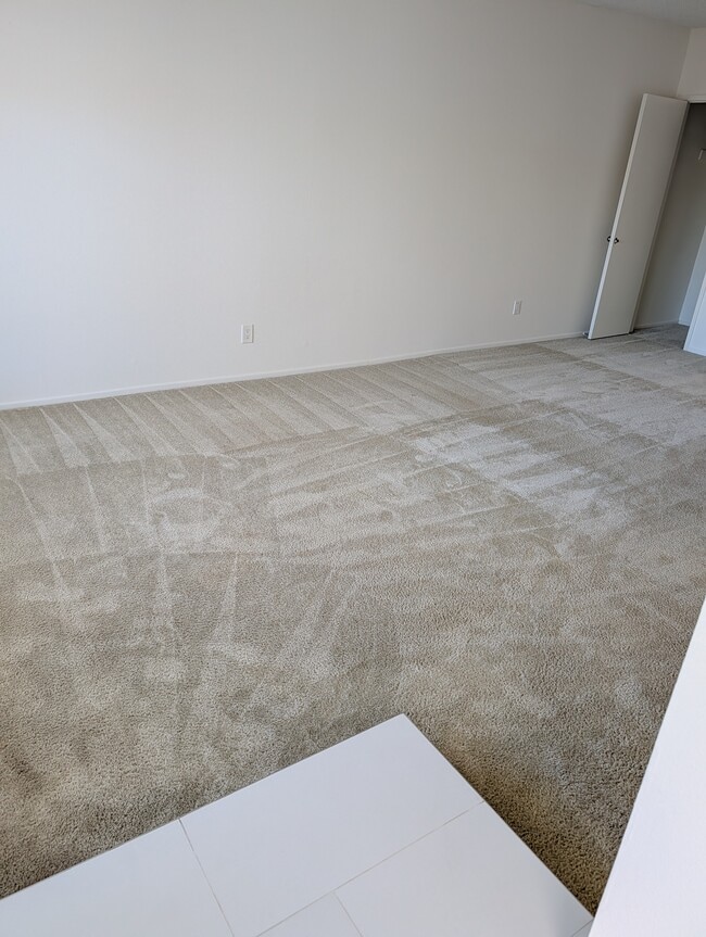 Living room - 2960 W 235th St Unit 13