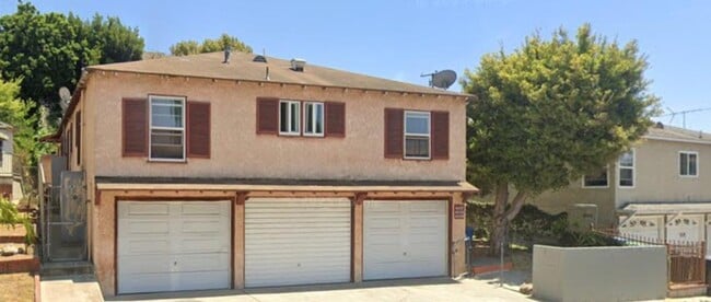 Building Photo - 10112 S 8th Ave