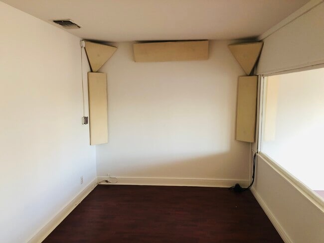 Photo - 7261 1/2 Melrose Ave