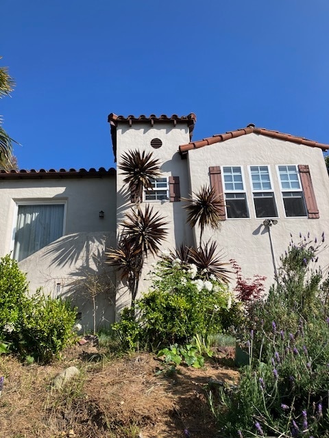 Building Photo - 10540 Draper Ave