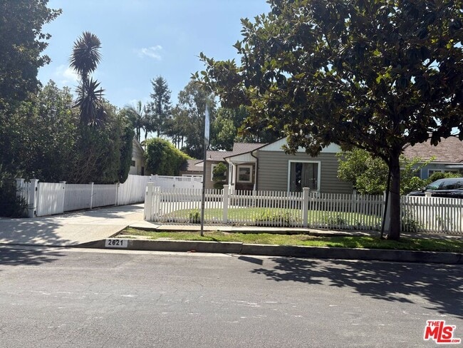 Photo - 2621 Purdue Ave
