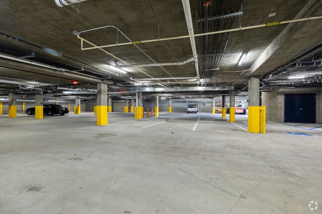 Garage - Commerce Villas Apartments