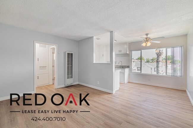 Building Photo - 9903 Belmont St Unit 24