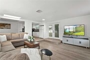 Photo - 1424 W Winn Dr House