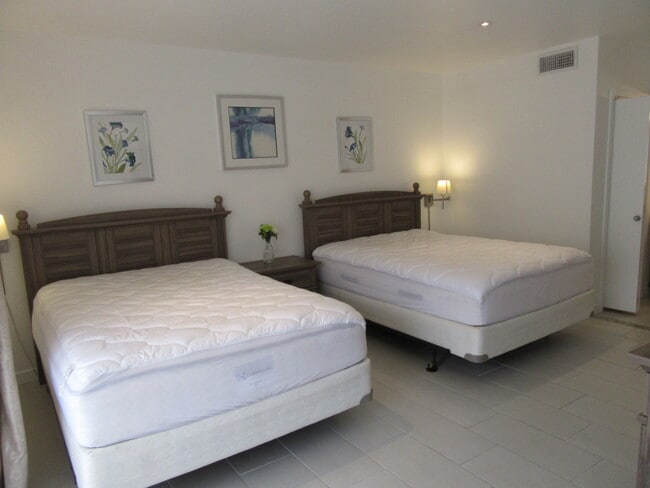 Photo - 277 E Alejo Rd