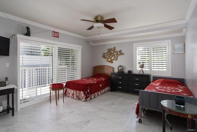 Photo - 7001 Van Noord Ave