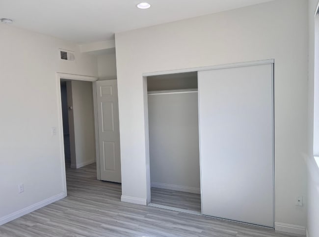 Photo - 6829 Simpson Ave Unit 1