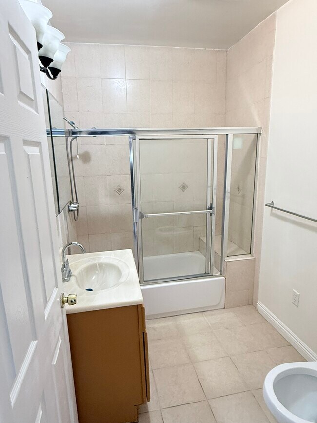 Photo - 9024 Emperor Ave