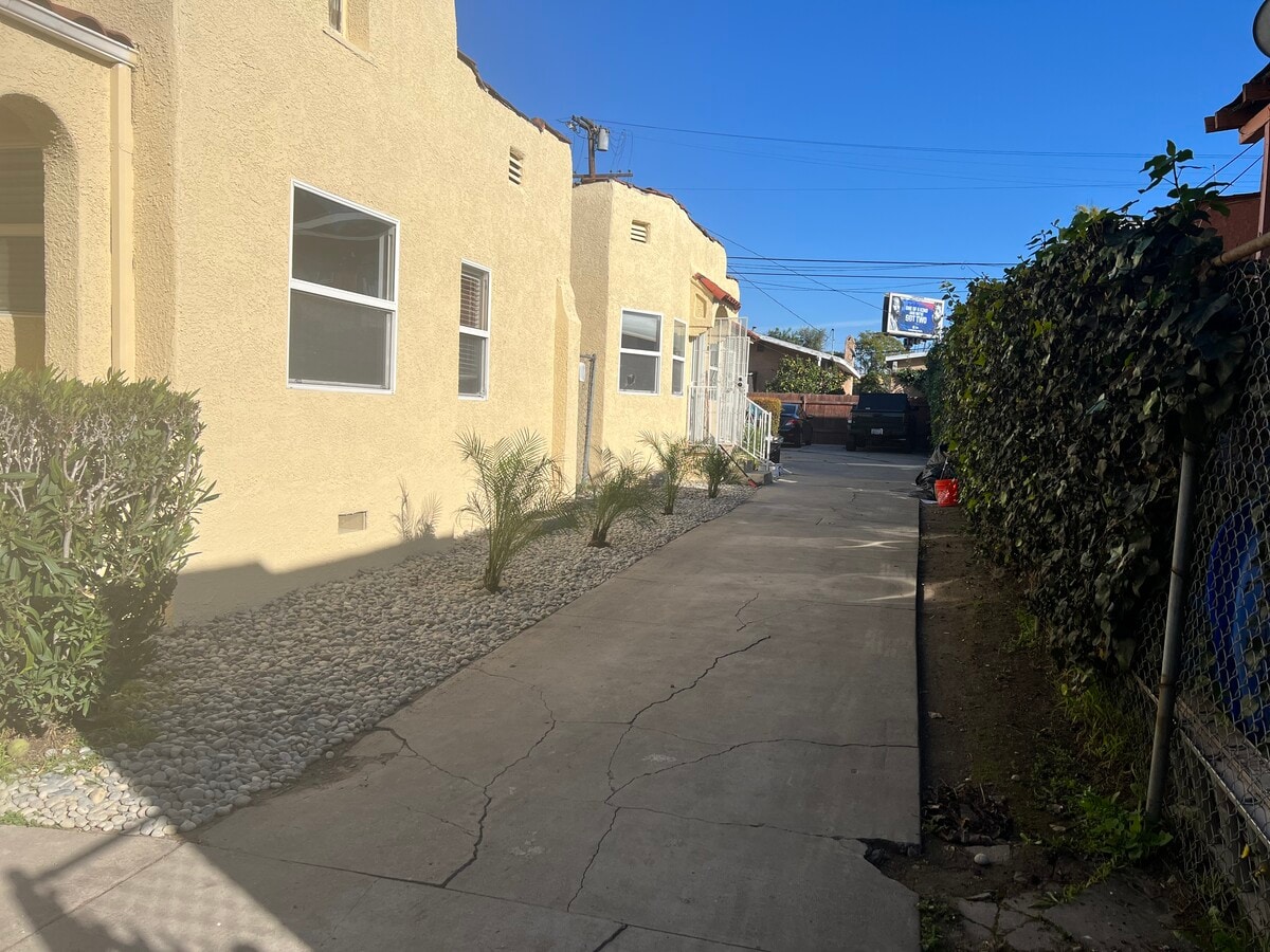 Photo - 2212 Clyde Ave