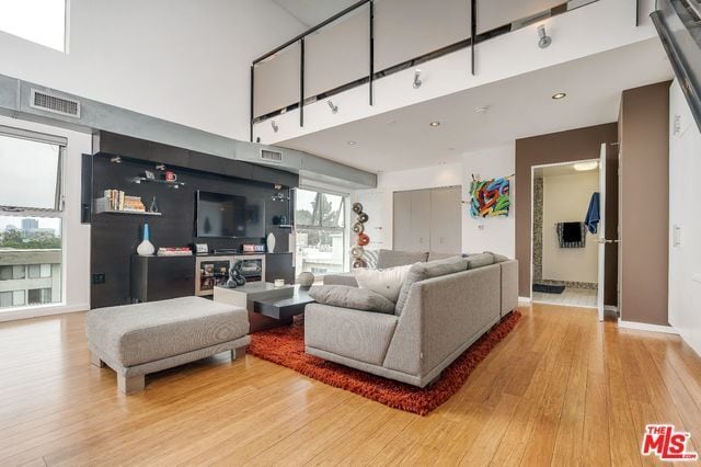 Photo - 7062 Hawthorn Ave Unit 305