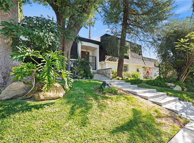 Building Photo - 20013 Lassen St Unit Room 1