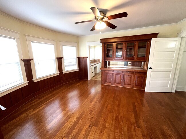 Photo - 9813 Venice Blvd