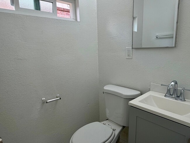 Photo - 4522-24 Unit 4524
