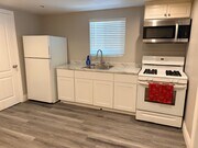 Kitchen - 512 S Belle Ave Unit #3