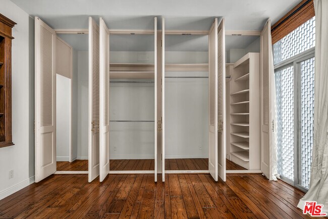 Photo - 1333 S Beverly Glen Blvd Unit 606