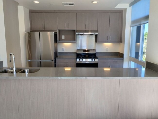 Building Photo - Monterey Bay Square (#318) Unit 318 Rental