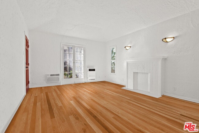 Photo - 1394 Edgecliffe Dr