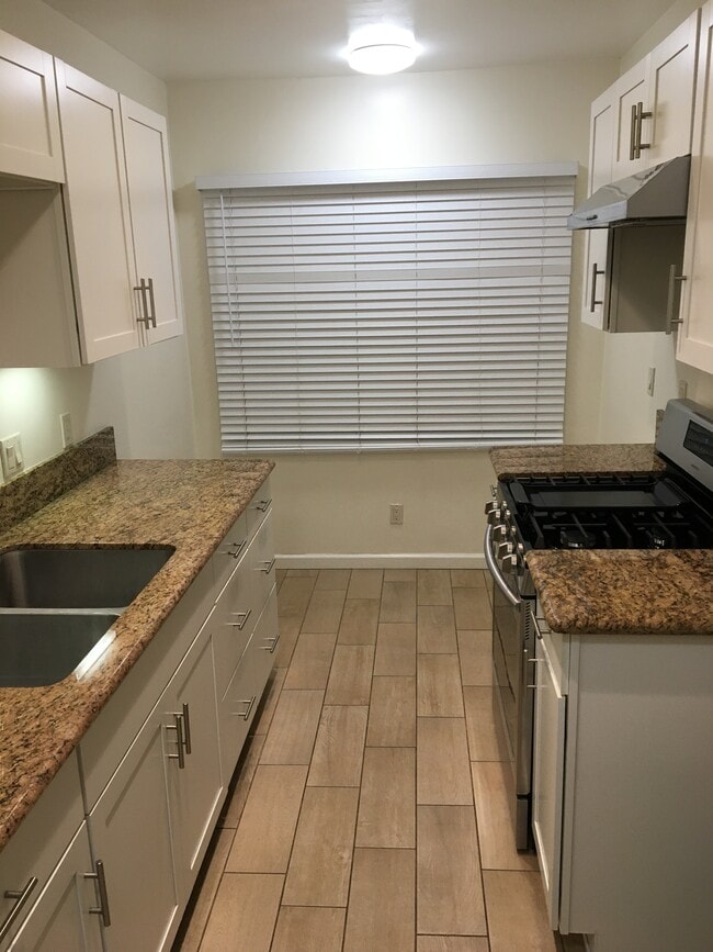 Photo - 2301 De la Vina St Unit 2301 A  delavina street c