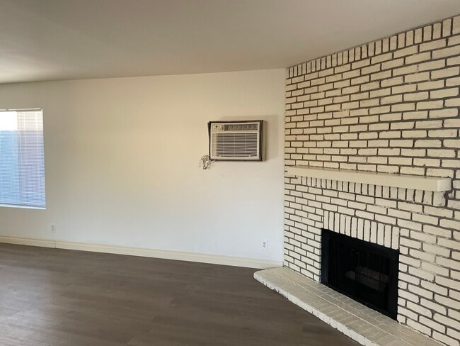 Building Photo - 6104 Cahuenga Boulevard