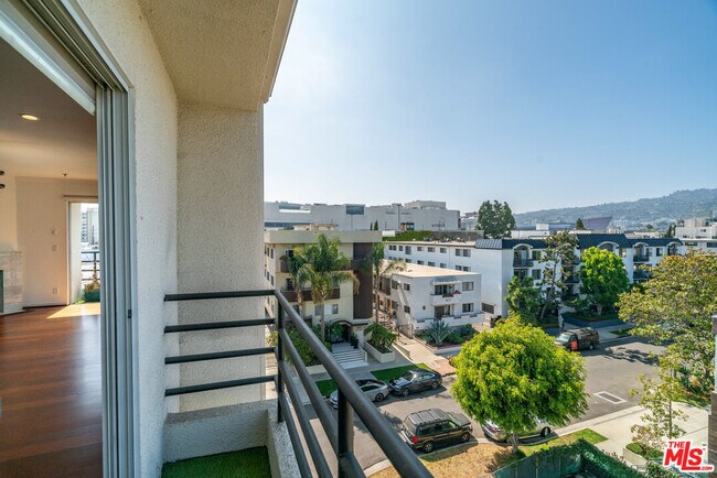 Photo - 116 S Croft Ave Condo Unit 402