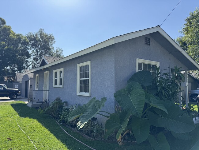 Off street parking - 9932 Beverly St