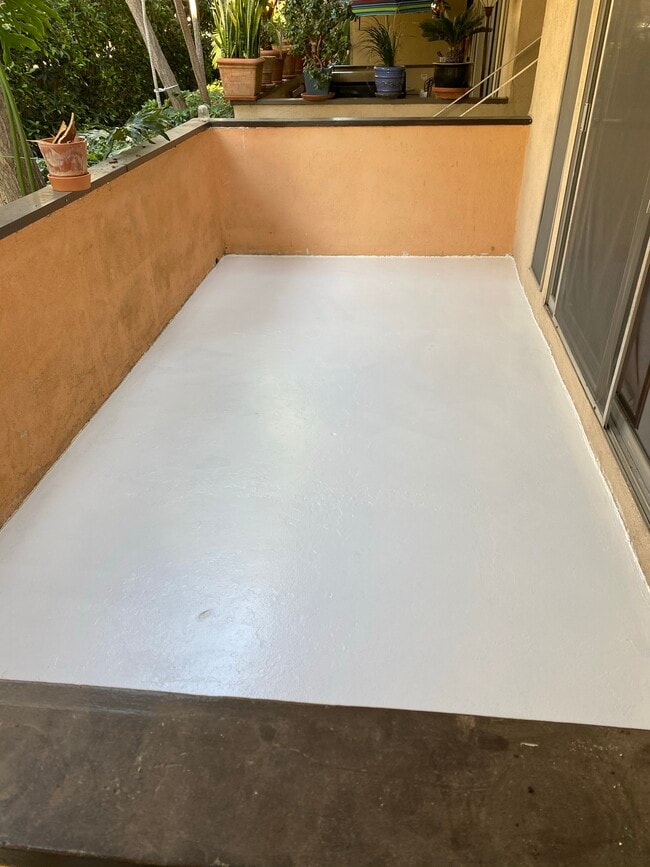 Patio - 943 19th St Unit 2