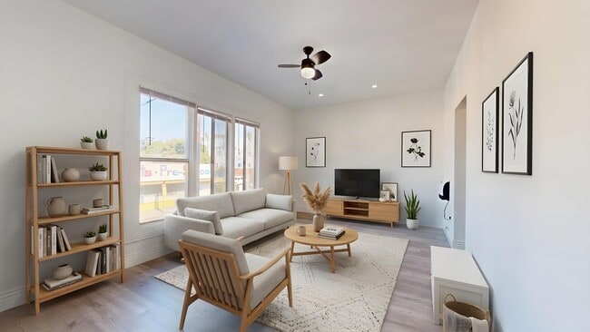 Building Photo - 2318 W Jefferson Blvd Unit A