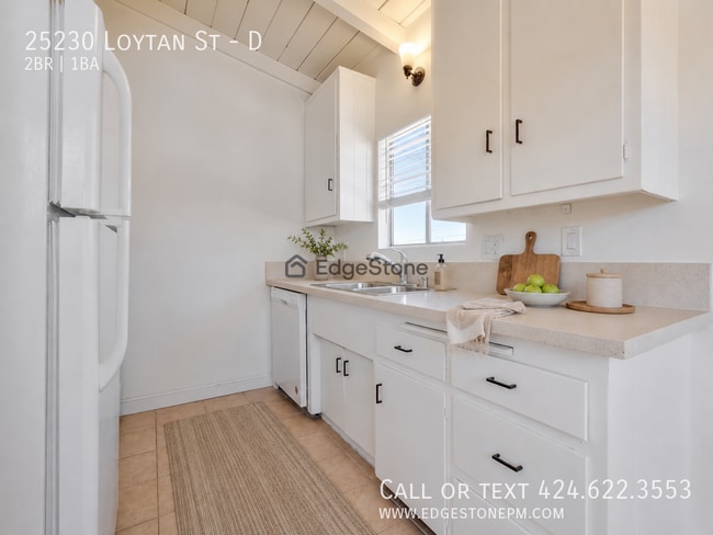 Photo - 25230 Loytan St Unit D