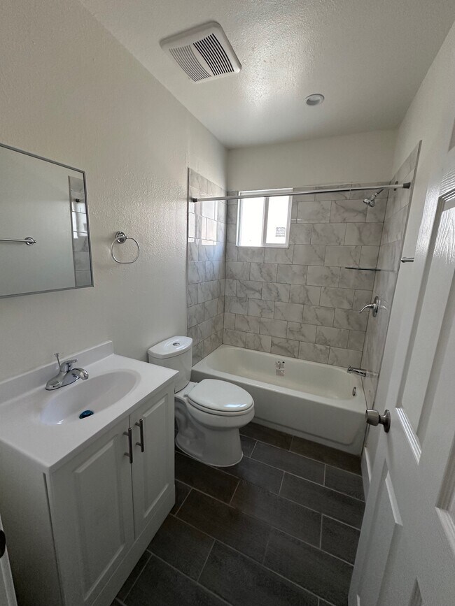 Photo - 1236 N Mariposa Ave Unit 1236 N Mariposa Avenue