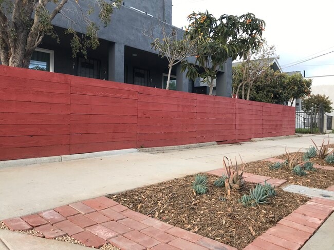 Photo - 1151 E 15th st