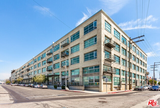Building Photo - 530 S Hewitt St Unit 556 Rental