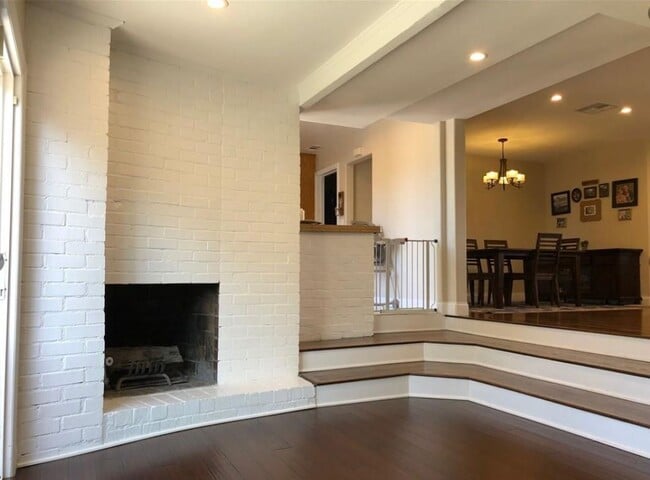 Photo - 1021 W Acacia Ave