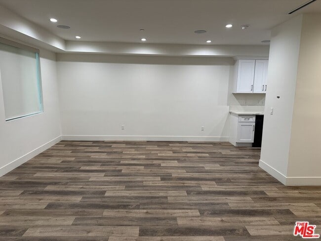Photo - 621 Huntley Dr Unit B