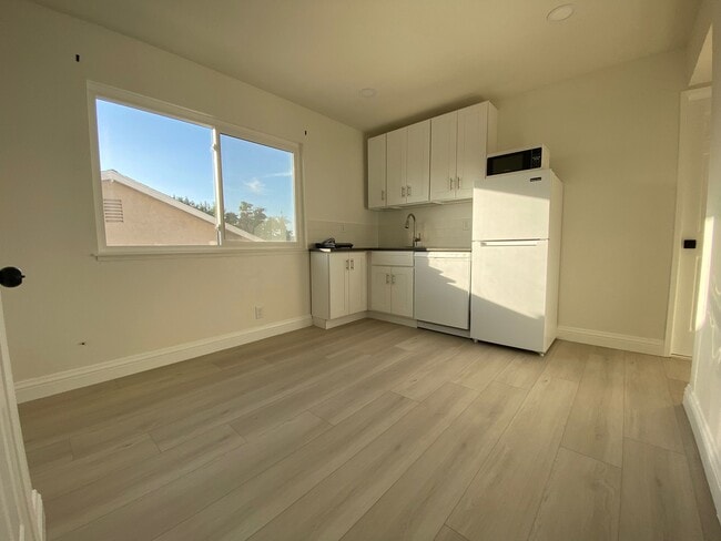 Building Photo - 26541 Avenida Veronica Unit #2
