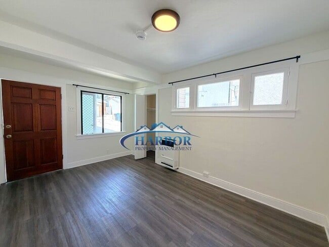 Photo - 714-718 1/2 W. 40th Street