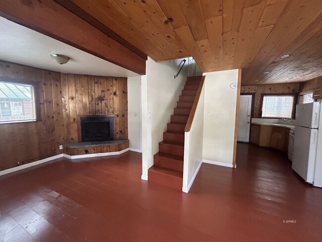 Photo - Shady Pines Cabin 1 bd.+1 Loft Bd. 1 Ba. w/ Sm. Fenced Yard.