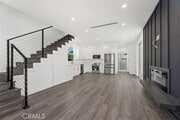 Photo - 1325 W Ash Ave