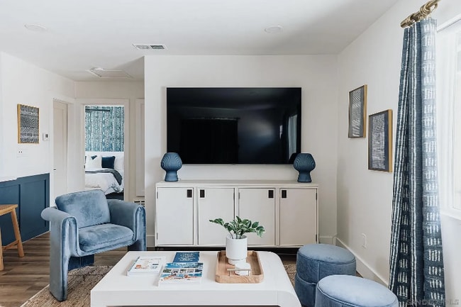 Photo - 1231 Center Ave Unit 1229