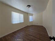 Photo - 1011 E 65th St