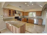 Photo - 9351 Russell St