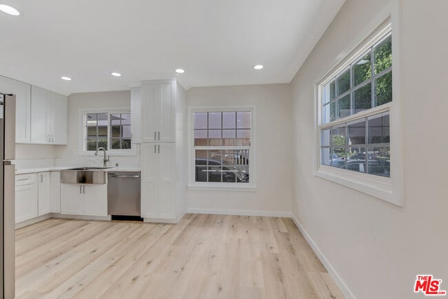 Photo - 853 S Bedford St Unit 1