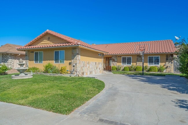 Building Photo - Fully Remodeled 4-Bedroom Single-Story ADU...