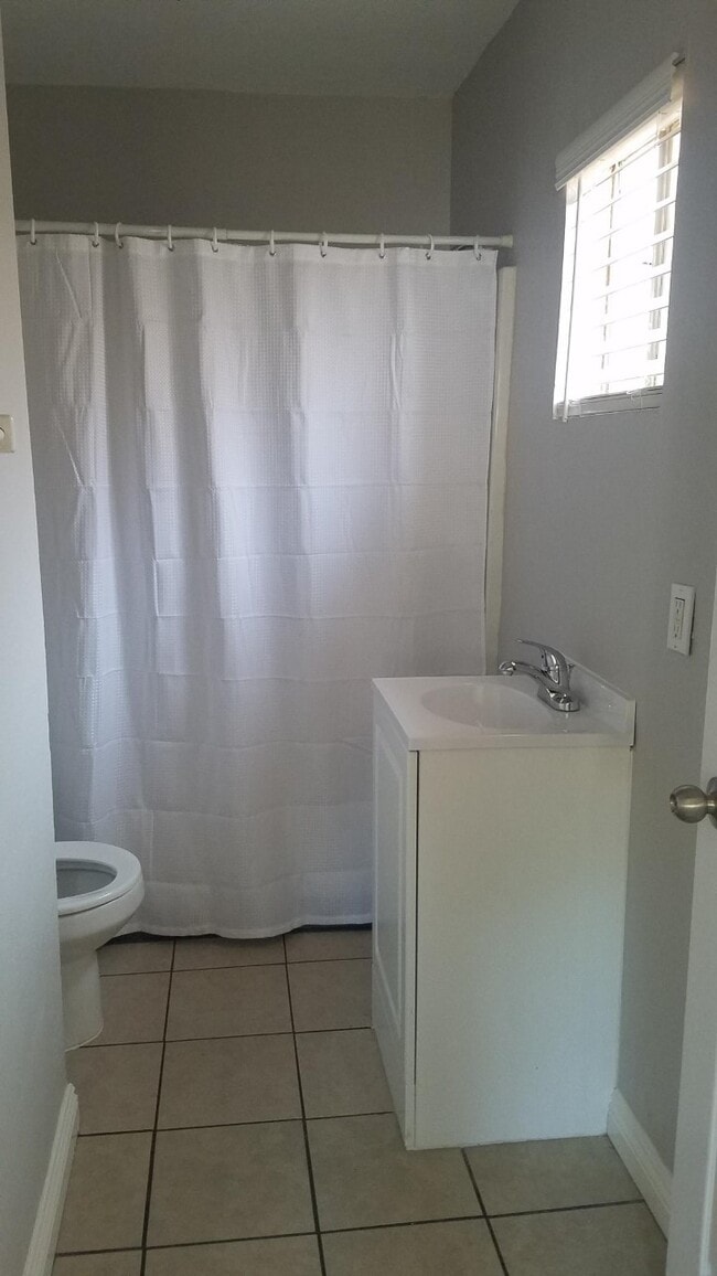 Bathroom - 5922 S San Pedro St