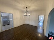 Photo - 147 S Poinsettia Pl House