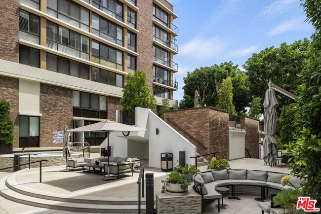 Photo - 211 S Spalding Dr Unit 105N